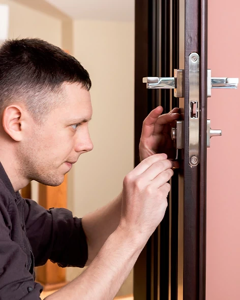 : Professional Locksmith For Commercial And Residential Locksmith Services in Lansing