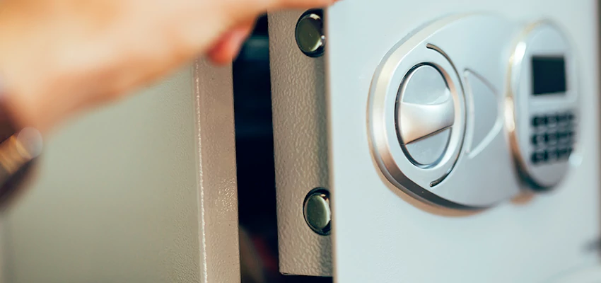 Fingerprint Safe Openers in Lansing, IL